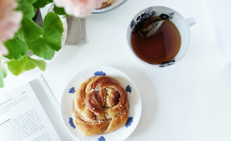 Svensk Kultur i Förändring: Hur Invandrare Berikar och Omformar Traditioner